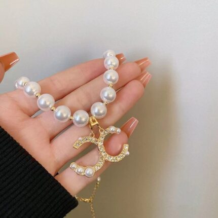 Channel pearl necklace