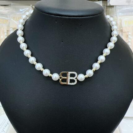BB Pearl necklace