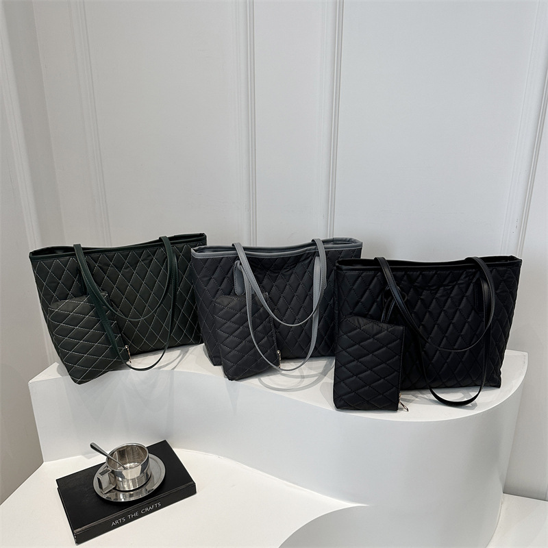 O1CN01fcBhMZ1X6LM1exrHs_!!2209708732874-0-cib Cora bag - Image 1