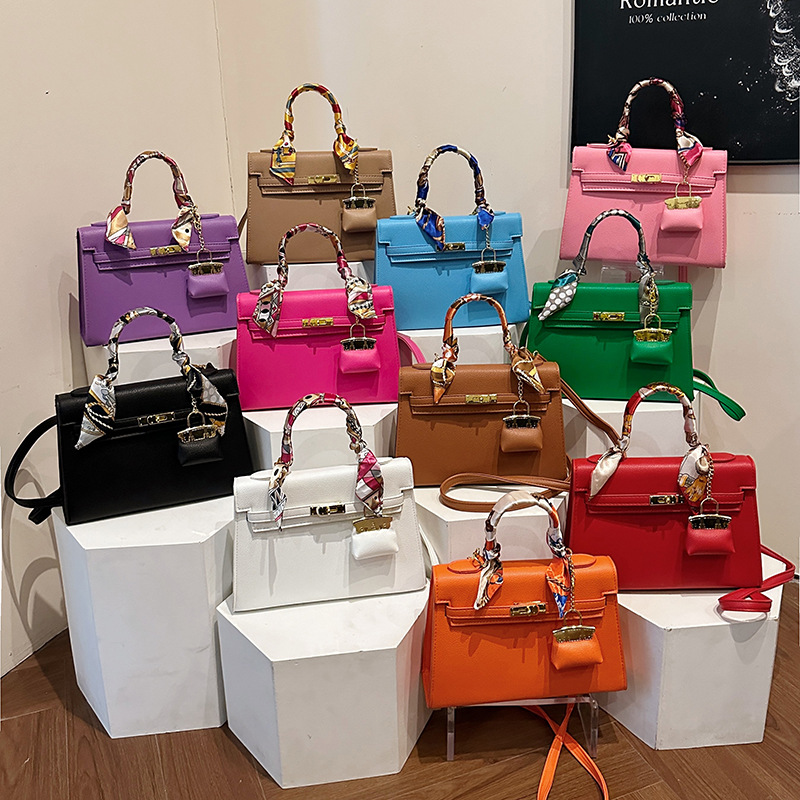 O1CN01n0SAoj1GixHpDYXXN_!!2214565660657-0-cib Isabella bag - Image 1