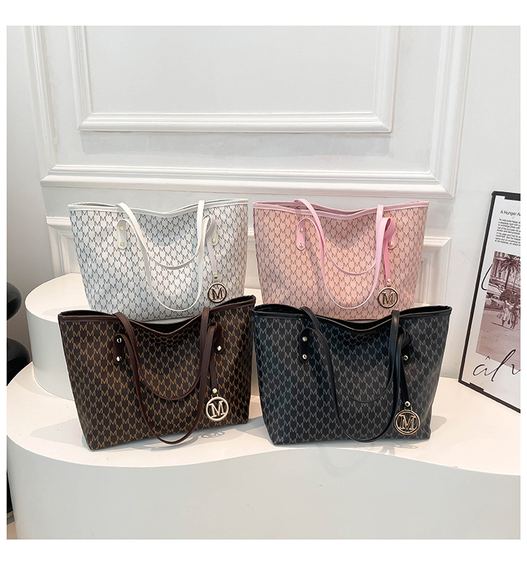 O1CN01oW0XO11X6LKZ11X5V_!!2209708732874-0-cib Exotica bag - Image 1