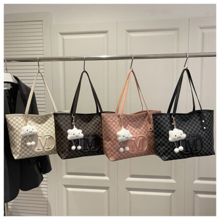 Checkered tote bag